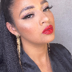 Influencer Leceth Barros  - Makeup artist.